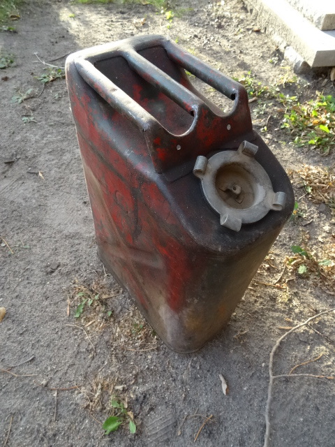 Gas can