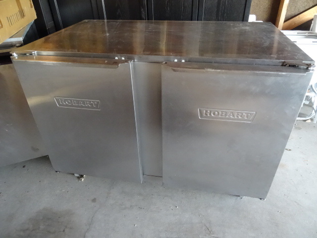 Under counter fidge