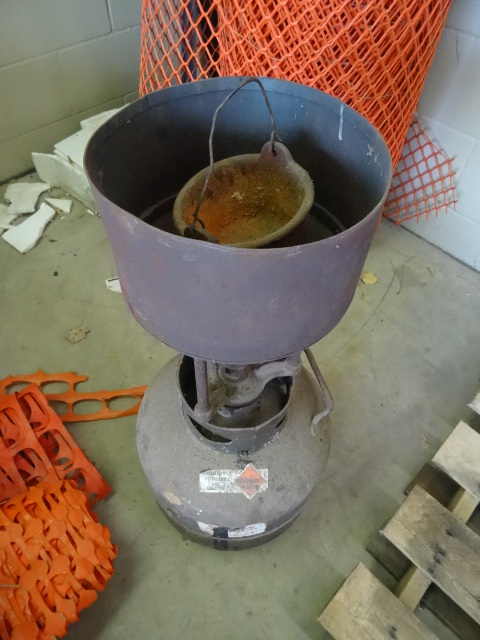 Lead melter