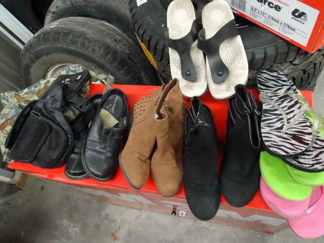 Womens Shoes and Purses