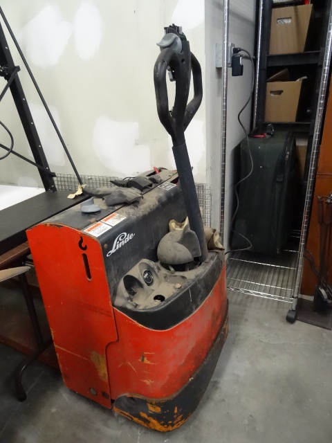 Linde 24 Volt Electric Pallet Jack