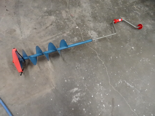 8 Hand Ice Auger