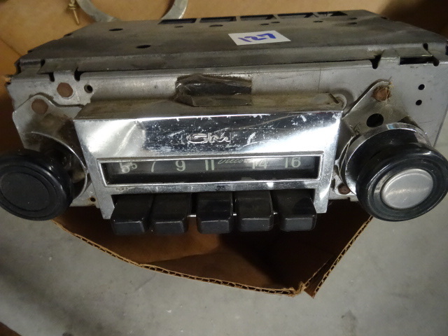 Vintage GM Am Radio