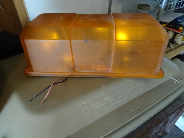12 Volt Dual Rotary Light.