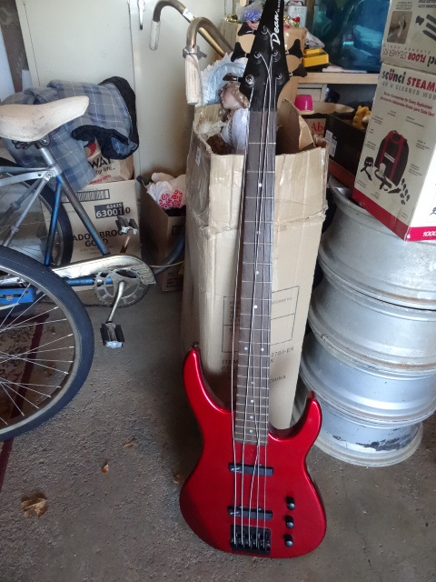 Dean 98- Bass Base Guitar 5 String