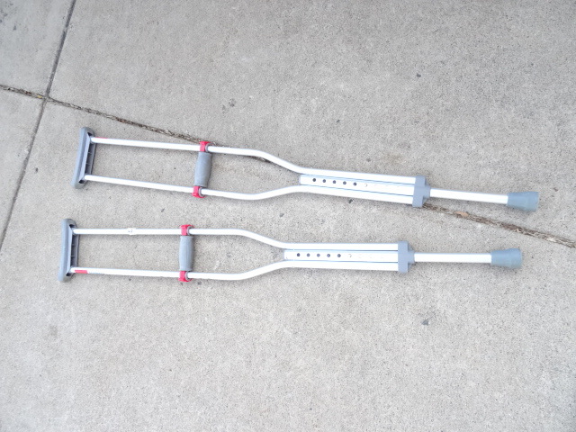 Aluminum Adjustable Height Crutches