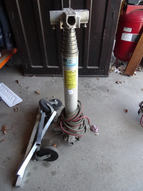 500 Lb. Genie Hoise Model 2012