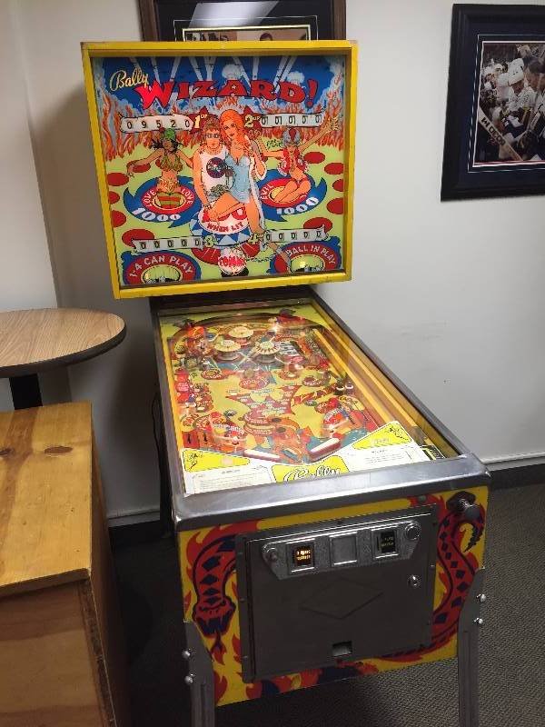 lot 5 image: Bally Wizard Pinball