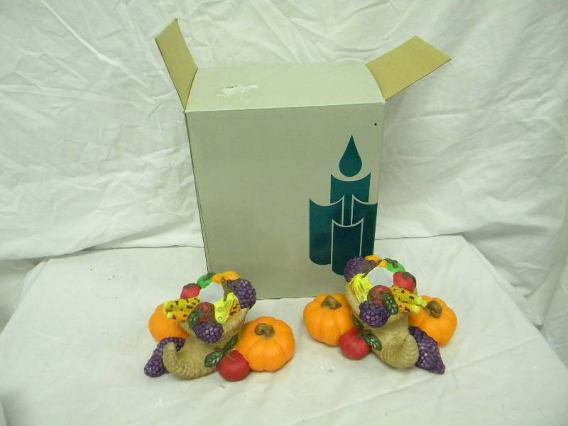 lot 207 image: Partylite Harvest Time