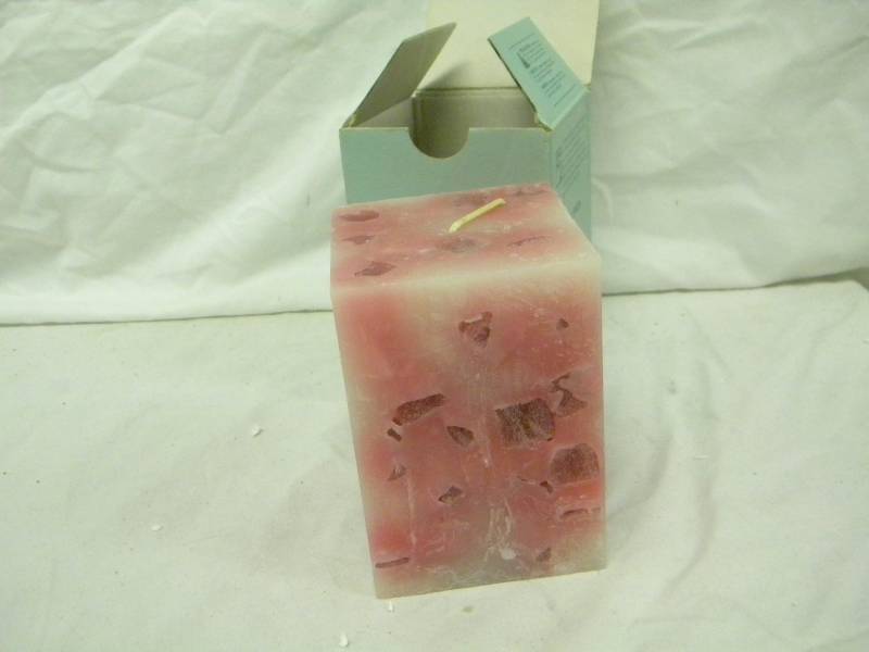 lot 214 image: Partylite Super Chunky Raspberry Candle