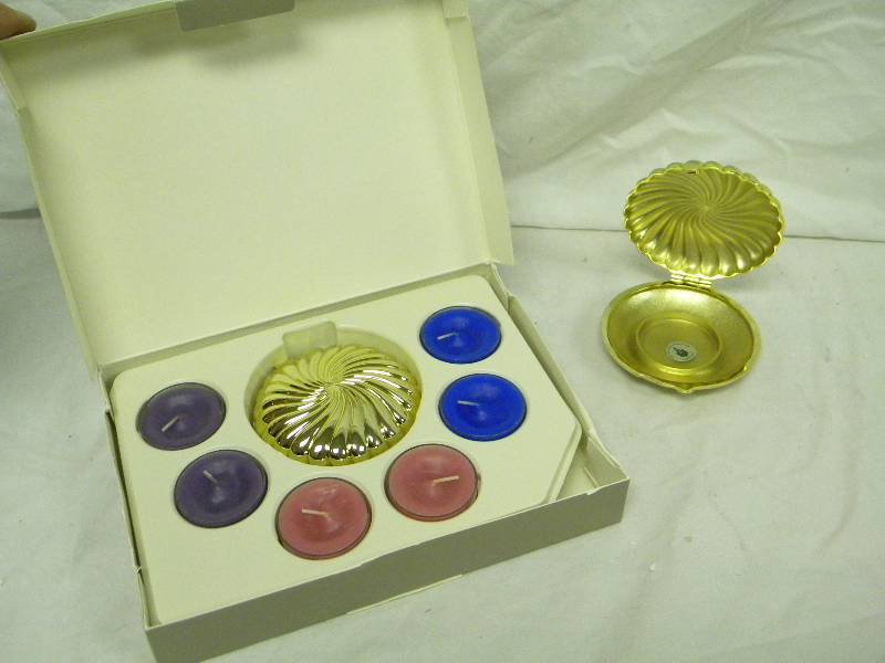 lot 216 image: Partylite Shell Travel Tealight Lot