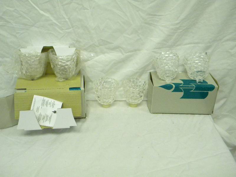 lot 221 image: Partylite Tiny Bubbles Peglite Lot