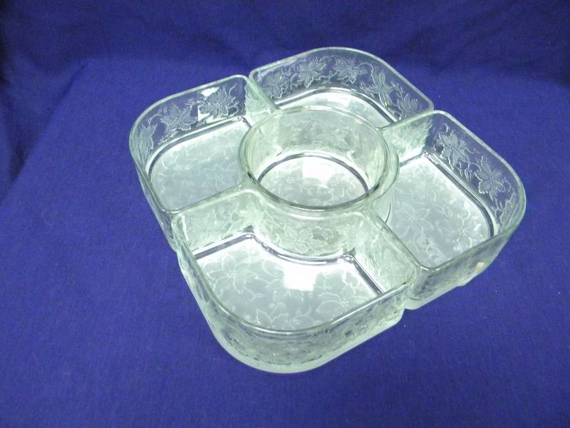 lot 244 image: Princess House Chip & Dip Set