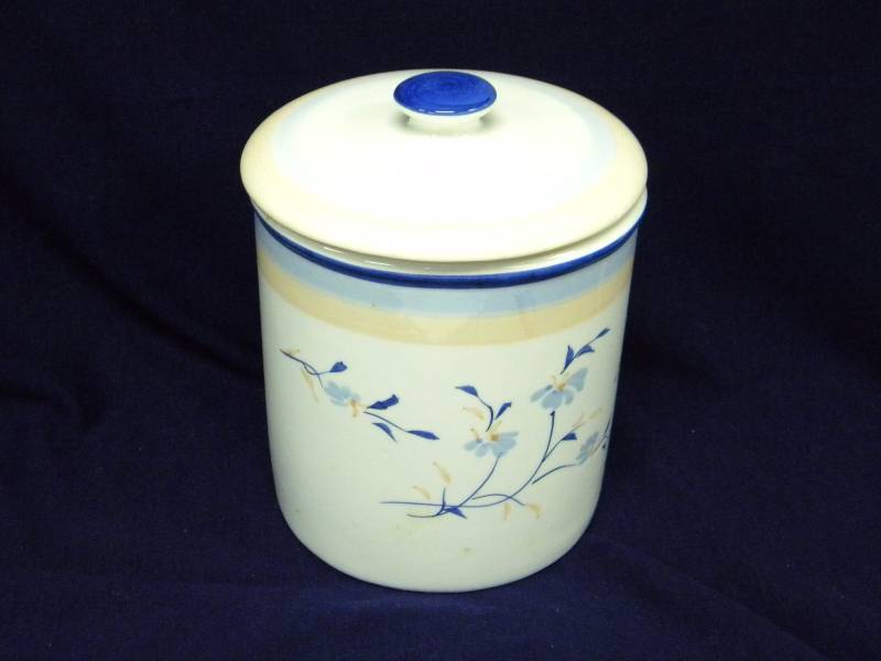lot 251 image: Princess House 2pc Ceramic Cookie Jar