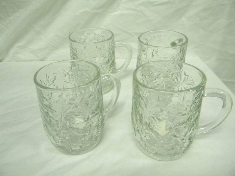 lot 255 image: Princess House Mugs