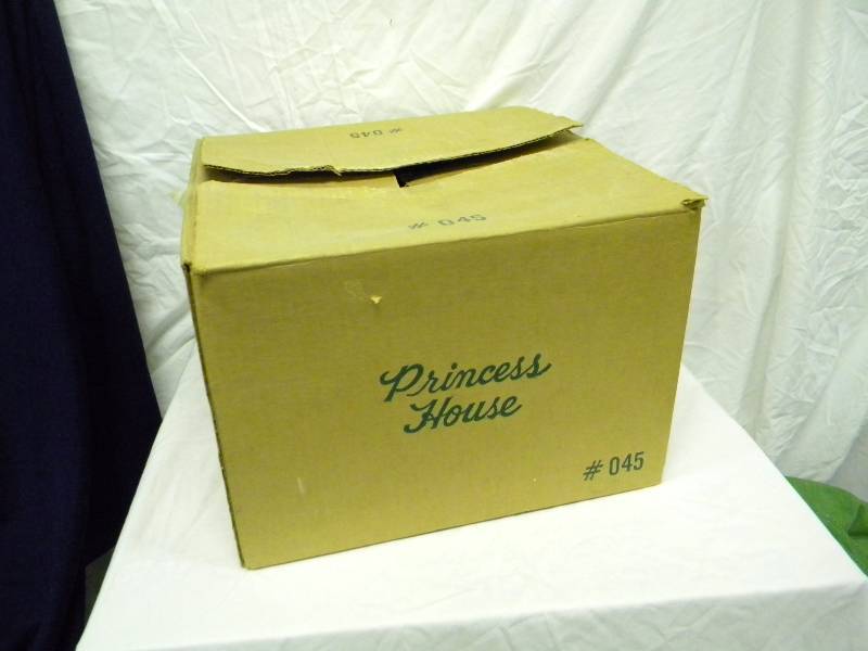 lot 259 image: Princess House Cake Stand