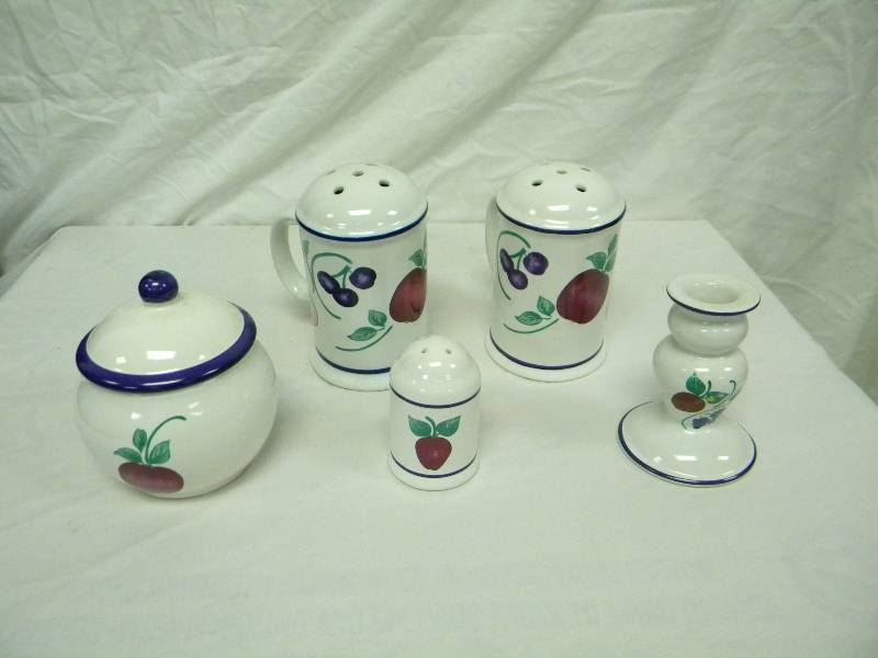 lot 285 image: Princess House Ceramic Lot