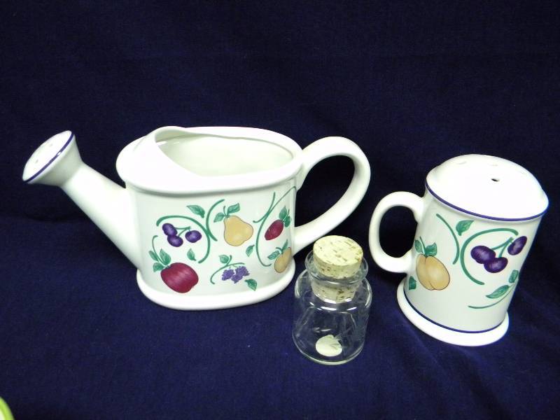lot 288 image: Princess House Ceramics and Jar Lot