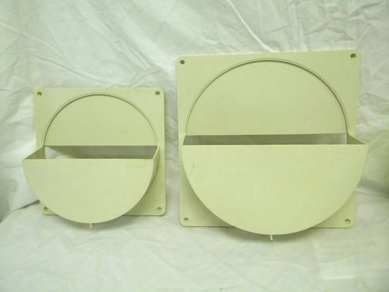 lot 297 image: Tupperware Wall Mount Lid Holders