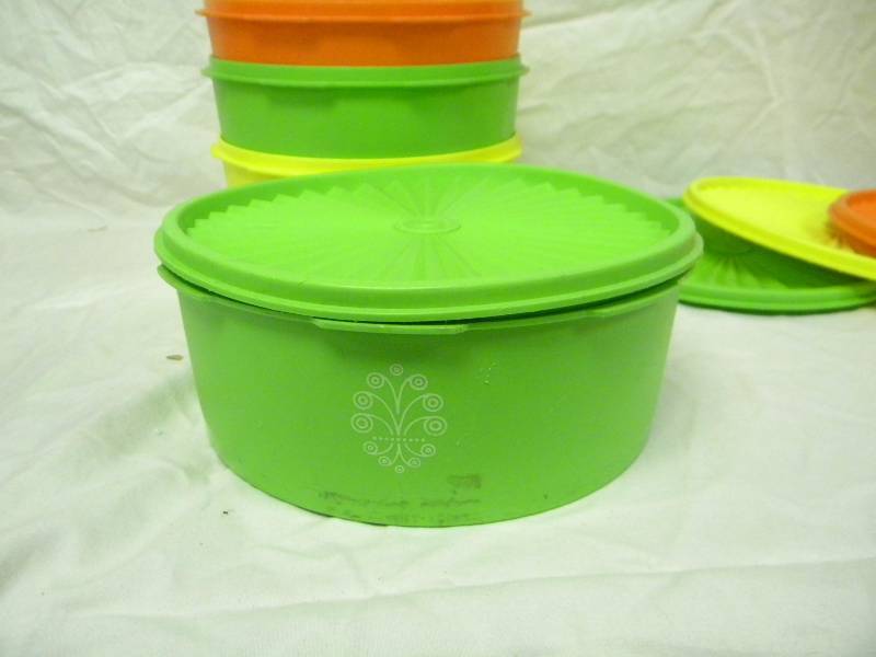 lot 298 image: Tupperware Container Lot