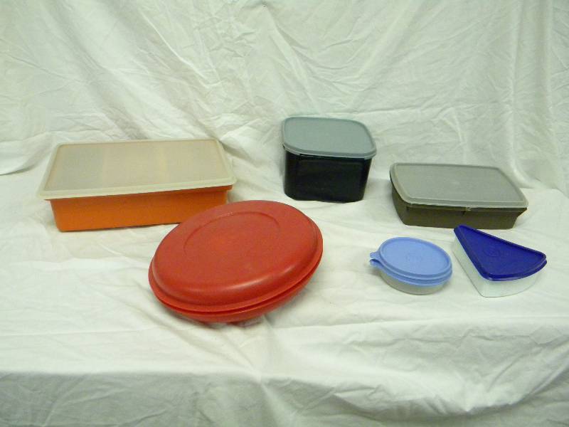 lot 302 image: Tupperware Storage Container Lot