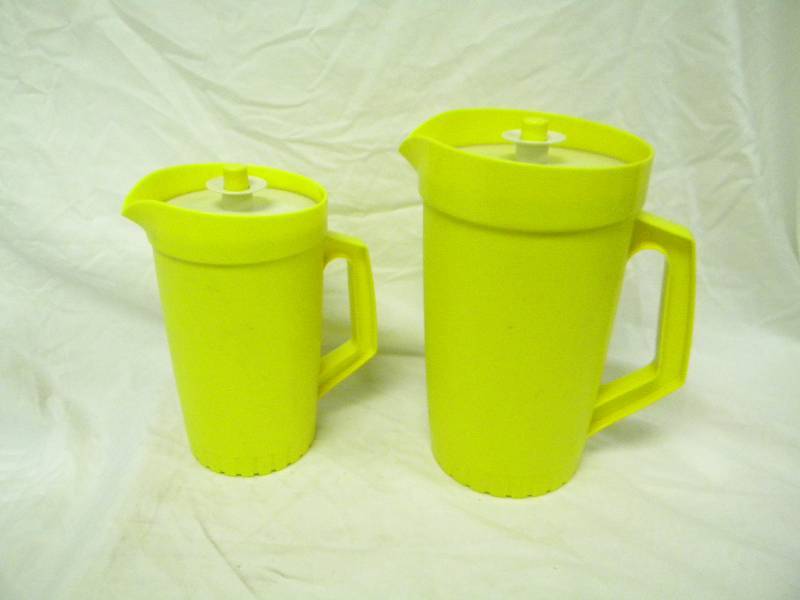 lot 311 image: Tupperware Pitcher Lot