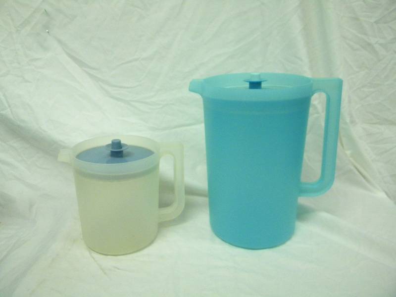 lot 312 image: Tupperware Pitcher Lot