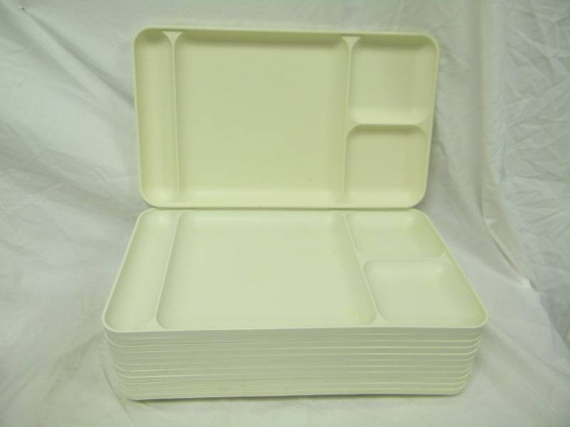 lot 313 image: Tupperware Lot of 12 Meal Trays