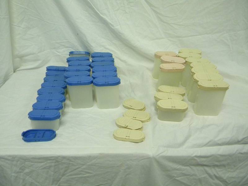 lot 316 image: Tupperware Modular Mate Container Lot