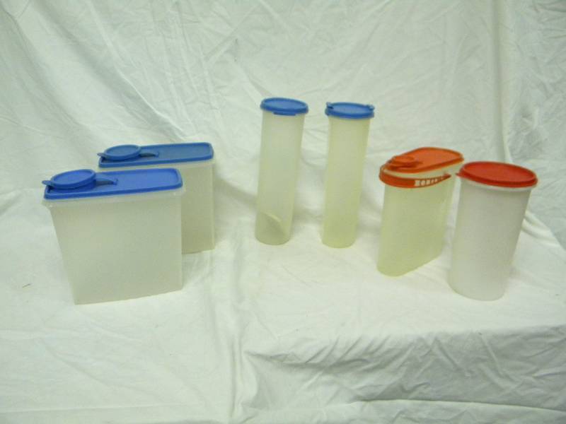 lot 333 image: Tupperware Canister Set Lot