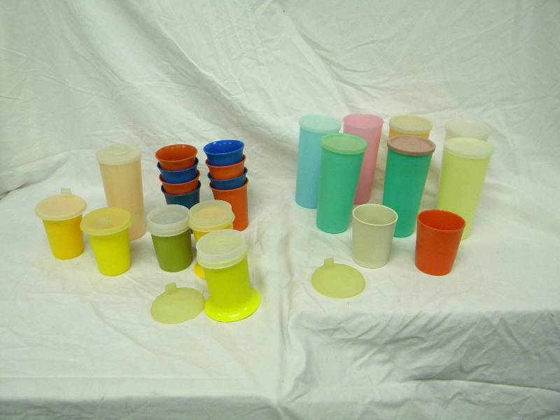 lot 334 image: Tupperware Stackable Cups And Lids Lot