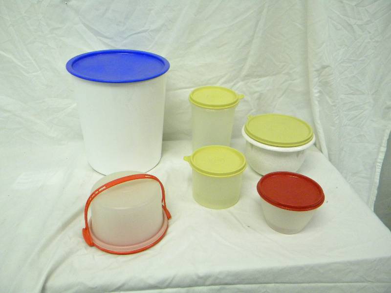 lot 337 image: Tupperware Container Lot