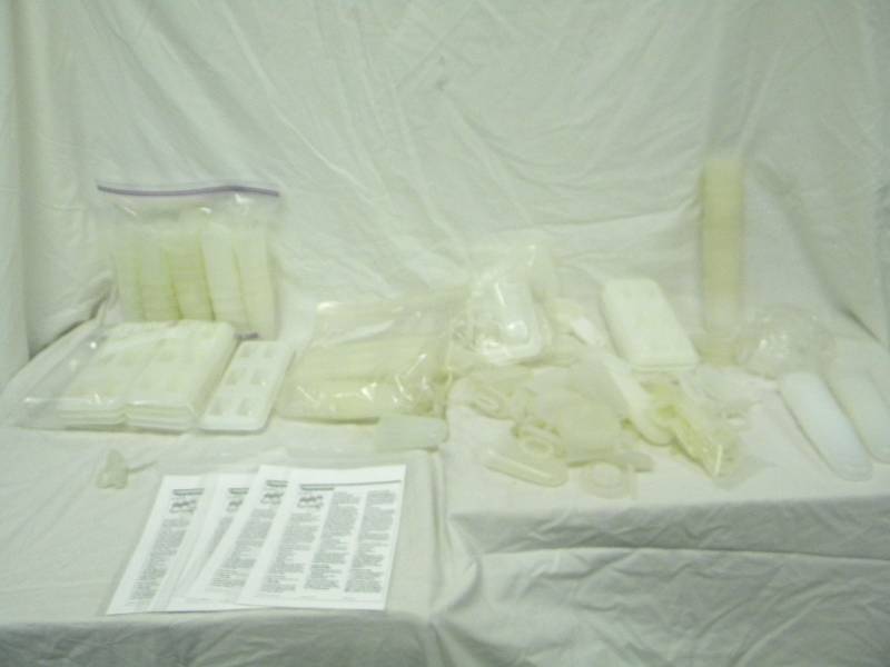 lot 342 image: Tupperware Popsicle Set Lot