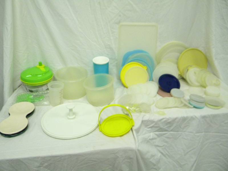 lot 349 image: Tupperware Extra  Parts And Pieces Lot