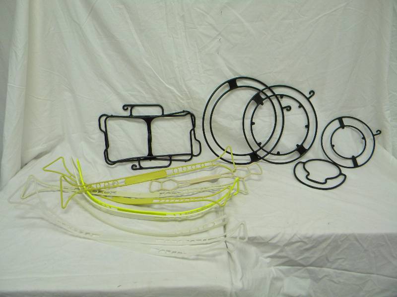 lot 354 image: Tupperware Container Travel Handle Lot