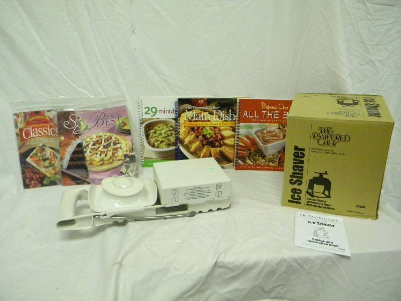 lot 371 image: Pampered Chef Lot