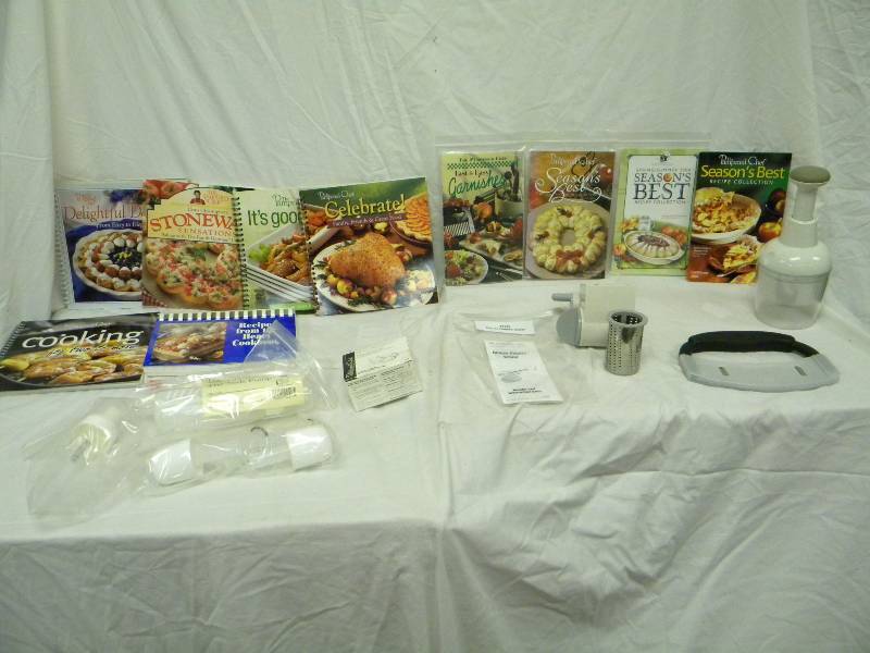 lot 374 image: Pampered Chef Lot