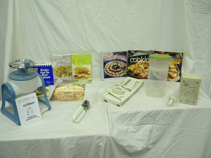 lot 377 image: Pampered Chef Lot