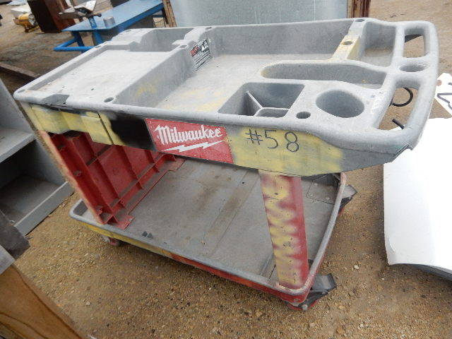 Milwaukee Heavy Duty Plastic Work Cart