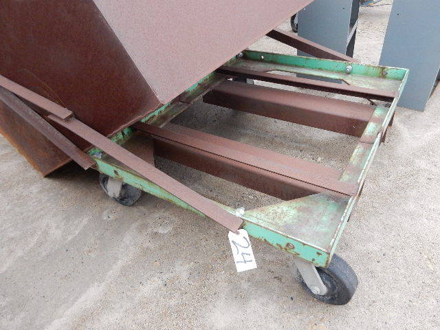 Fork lift dump box
