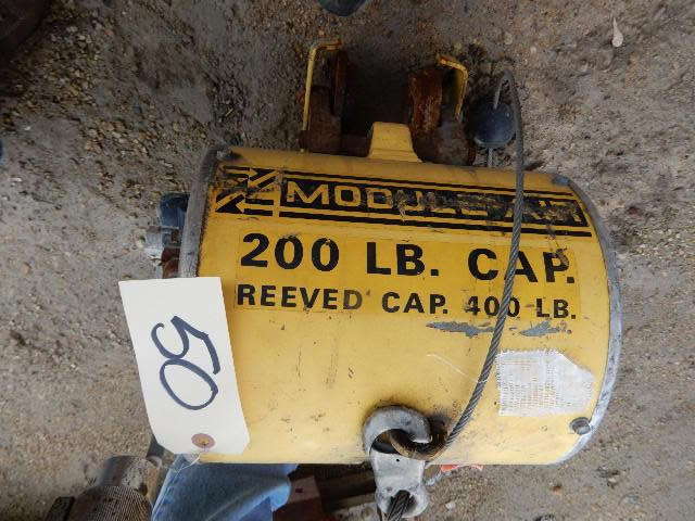 Hoist. .200 lb capacity.. REEVED Cap 400 lb.