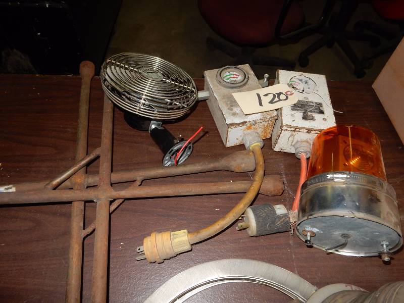 Top amber light, 2 Voltage Regulators, Fan, Tire Irons