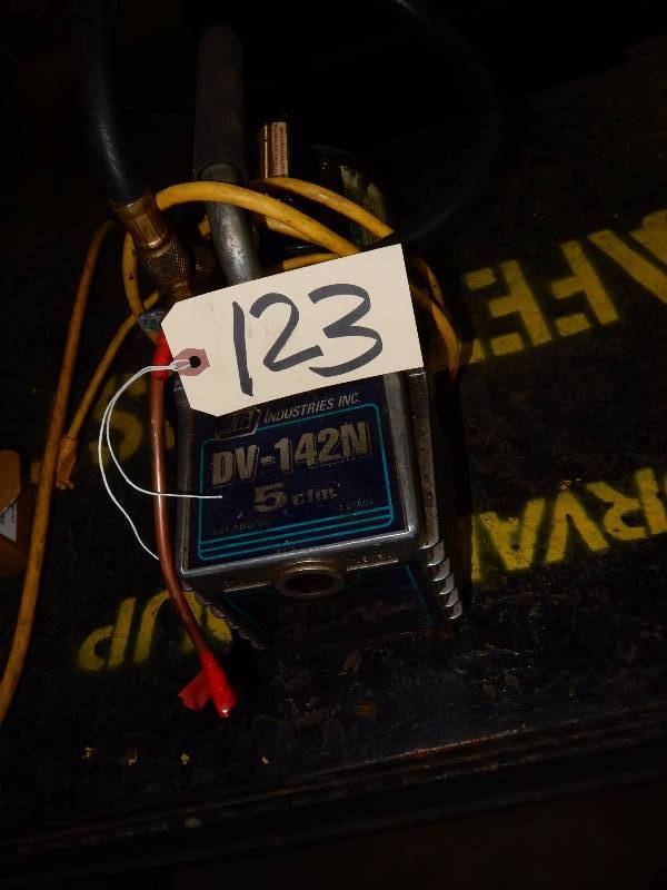 DV 142n 5CFM Vacuum Pump