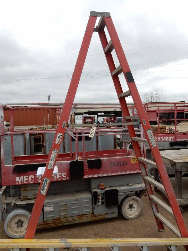 Louisville Step ladder, 10 ft Fiber Glass