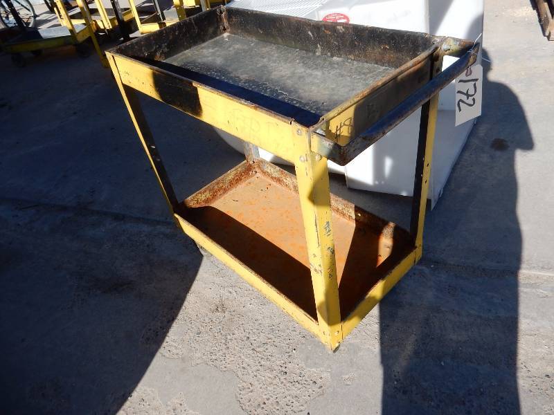 Metal work cart.. 30in x 16in x 32in