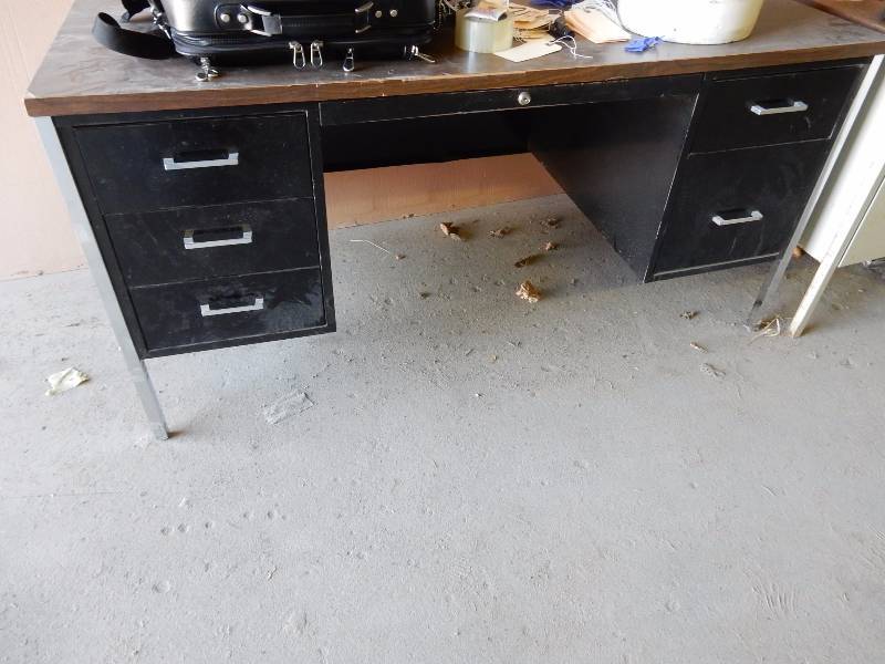 4 old metal desks.. Solid. .Nothing on top or under desks