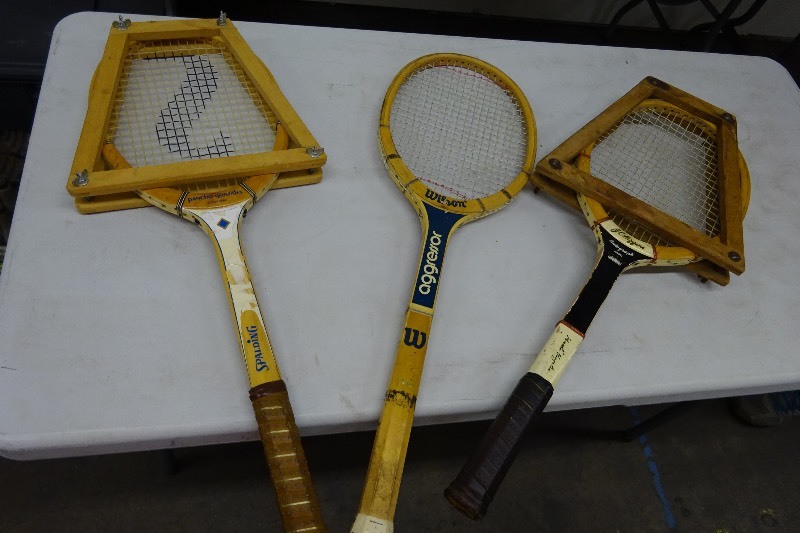 Lot of vintage badminton rackets
