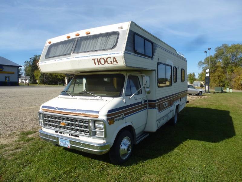lot 4 image: 1982 Tioga Rv- Chevy 30 Van