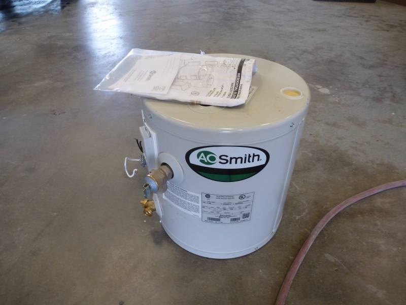 lot 9 image: AO Smith Electric water heater