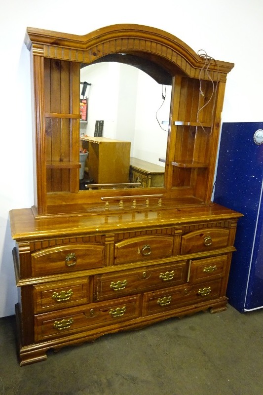 Mirror Dresser with 8 drawers